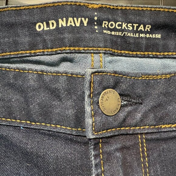 Old Navy Rockstar Jeans Size 16 Regular? Standard blue in color - Picture 3 of 3